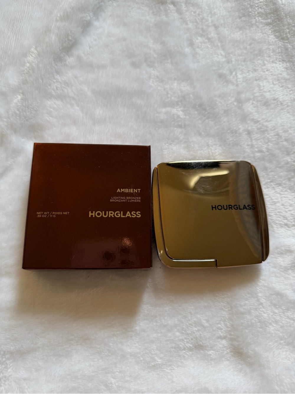Hourglass bronzer in Luminous Bronze Light - Picture 4 of 4